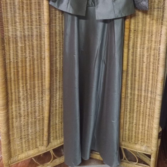 Cachet 2pc Lg Formal Dress Crop Jacket Sage Green Embroider Rhinestones Sz 8/36 - Picture 2 of 16